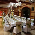 B&B Feher Hattyu Panzio 오라샤자