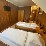 Bed & Breakfast Feher Hattyu Panzio