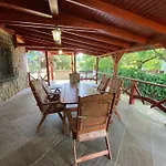 Bed & Breakfast Feher Hattyu Panzio