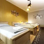Fehér Hattyú Panzió Bed and breakfast