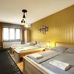 Bed & Breakfast Feher Hattyu Panzio 4*