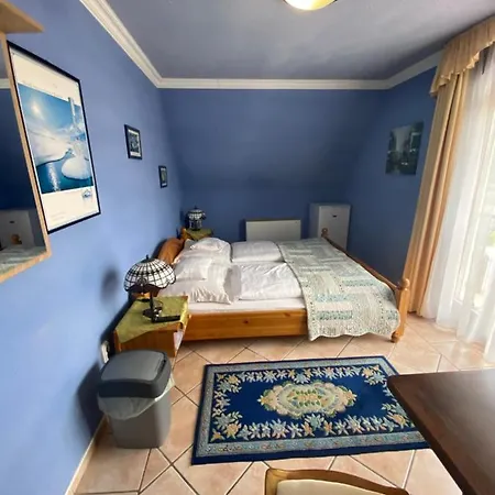 Feher Hattyu Panzio 4* Oroshaza