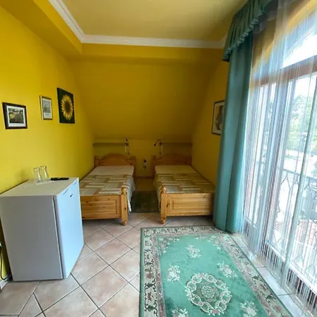 Feher Hattyu Panzio 4*