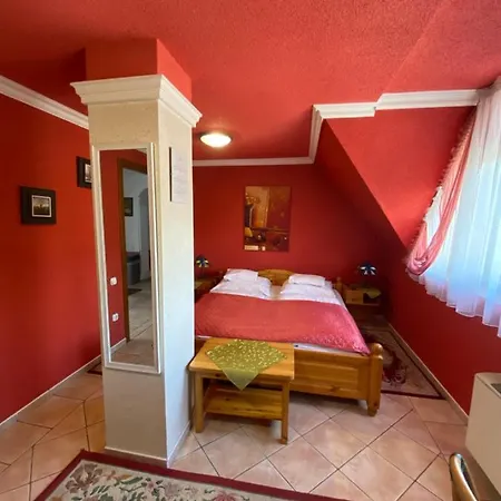 Fehér Hattyú Panzió 4* Orosháza