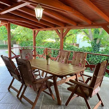 Feher Hattyu Panzio Bed & Breakfast 4*
