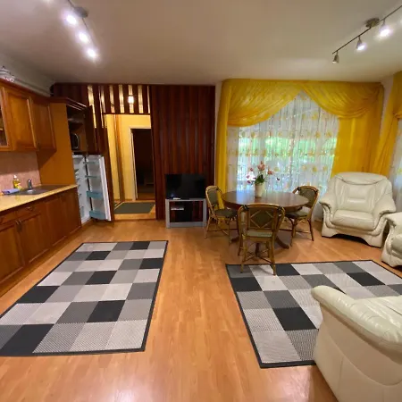 Feher Hattyu Panzio 4* Oroshaza