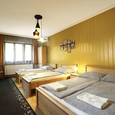 Nocleg ze śniadaniem Feher Hattyu Panzio 4*