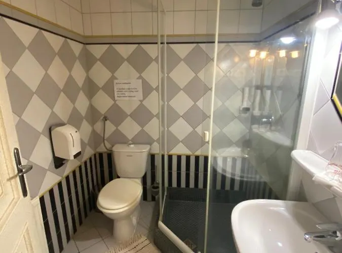 Feher Hattyu Panzio לינה וארוחת בוקר