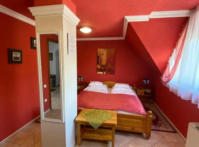 Feher Hattyu Panzio 4* Orosháza