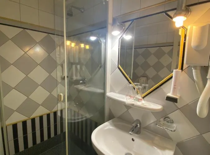 Feher Hattyu Panzio Orosháza