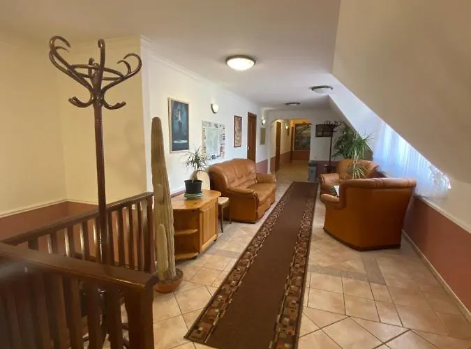 Feher Hattyu Panzio 4* Orosháza