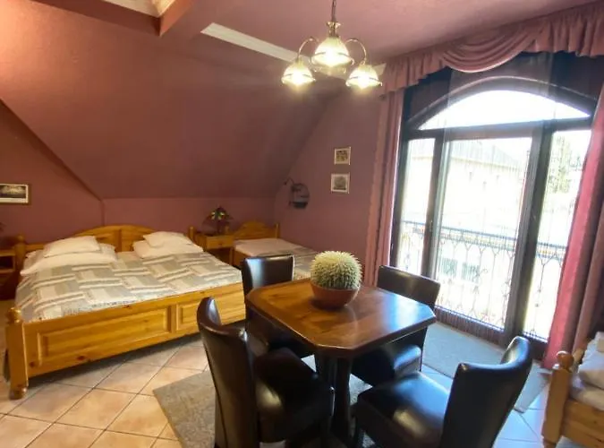 Feher Hattyu Panzio 4*