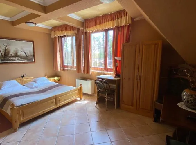 Feher Hattyu Panzio Orosháza